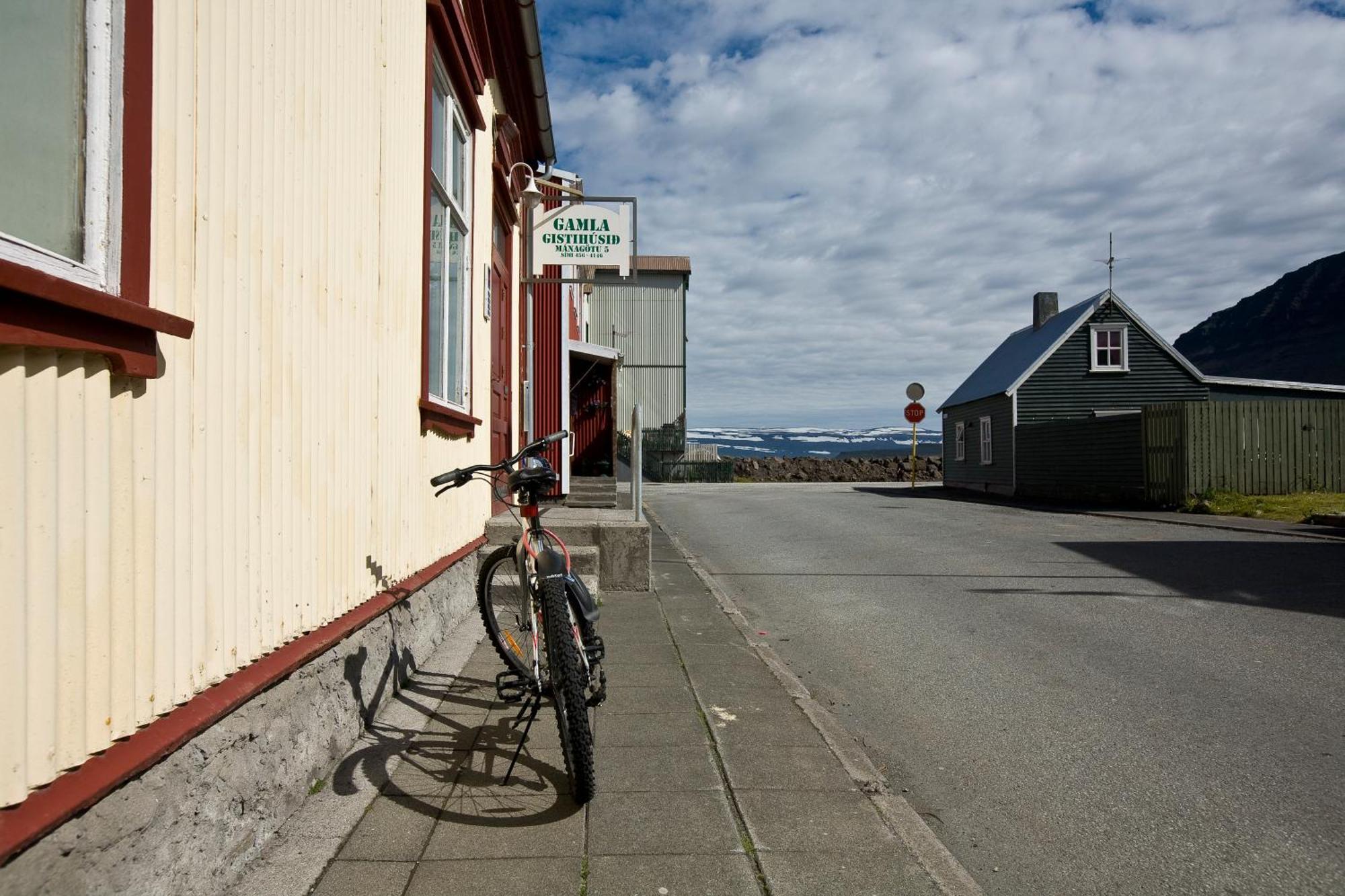 Guesthouse Gamla Ísafjörður Exterior foto