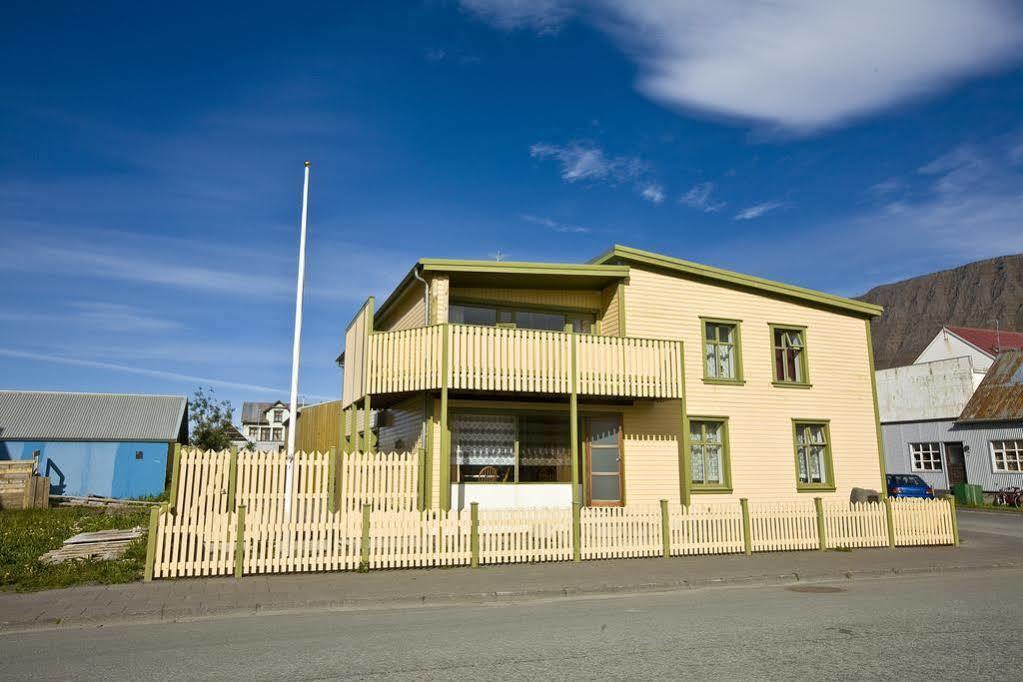 Guesthouse Gamla Ísafjörður Exterior foto